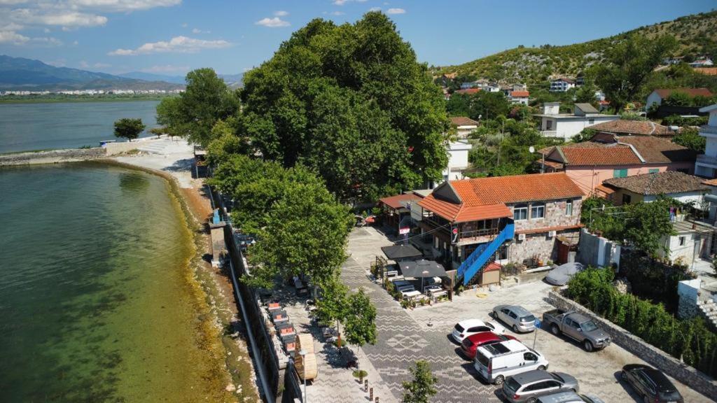 Hotel Piccolino Shkodër エクステリア 写真