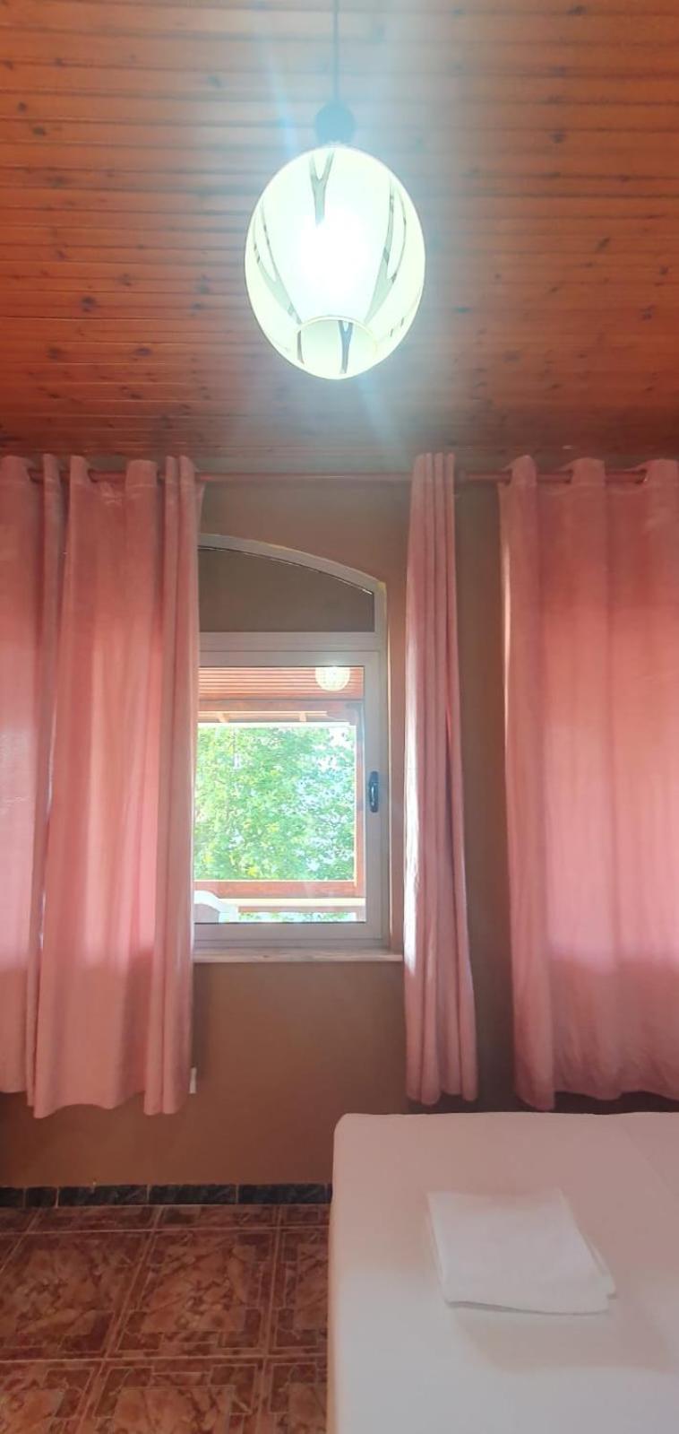 Hotel Piccolino Shkodër エクステリア 写真